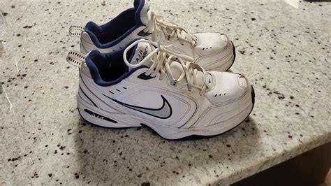 nike monarch shoes squeak